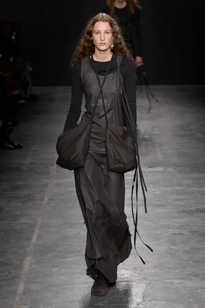 Look 4